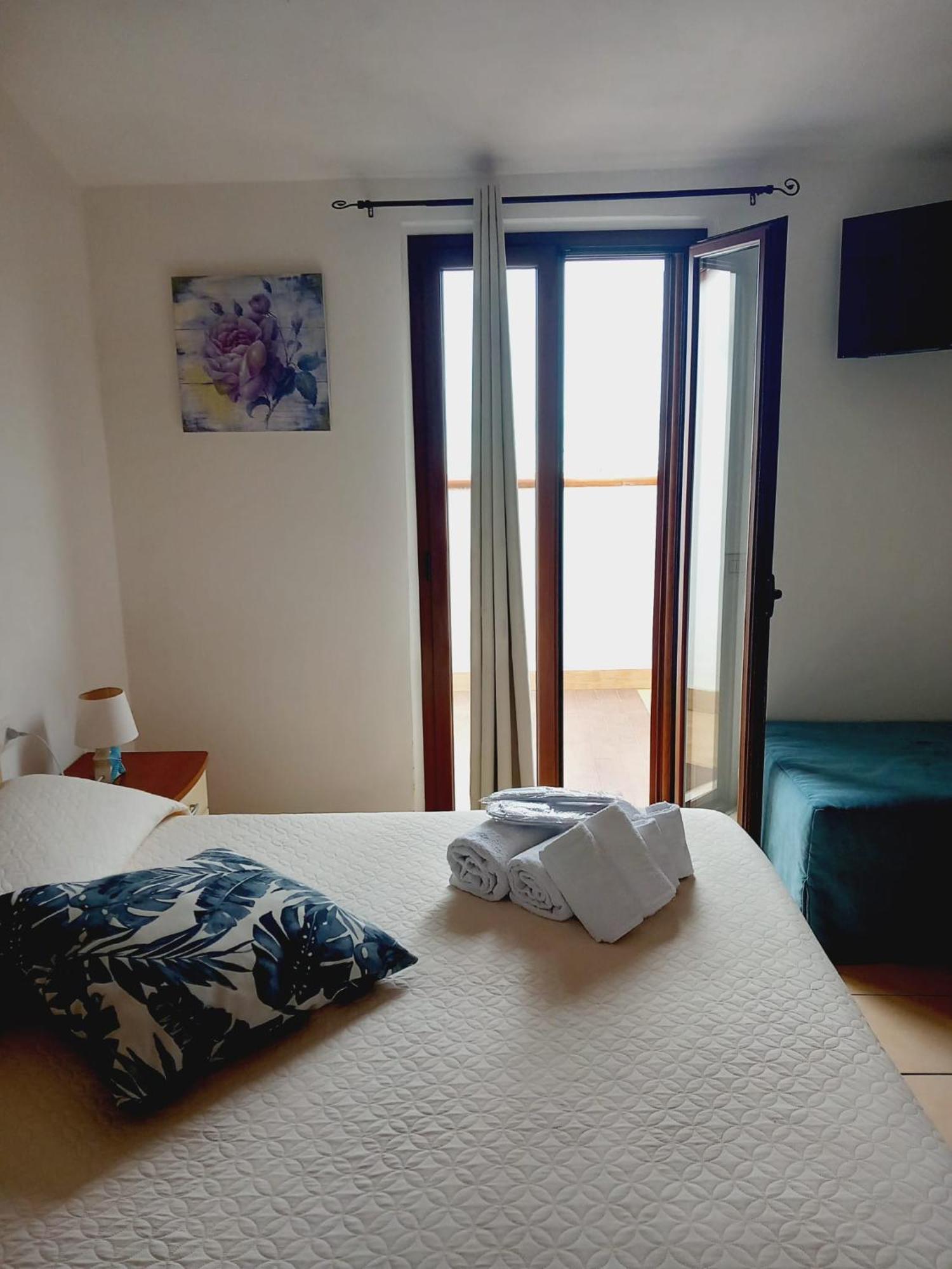 Albergo Labotte Вьесте Экстерьер фото